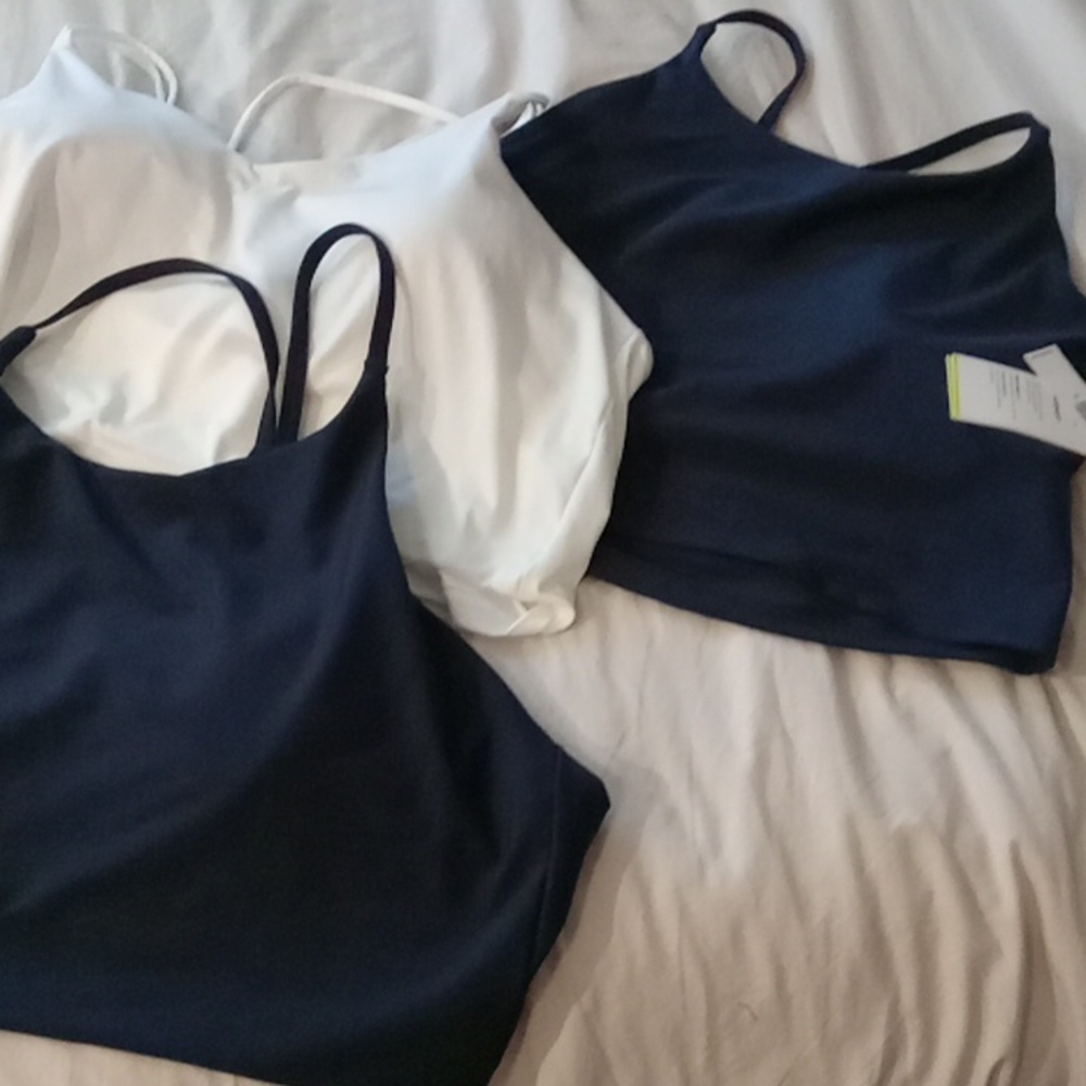 NWT!! OLD NAVY SIZE XXL SPORTS BRAS!!